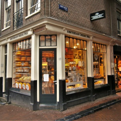 22 Best Souvenirs From Amsterdam to Gift Your Friends