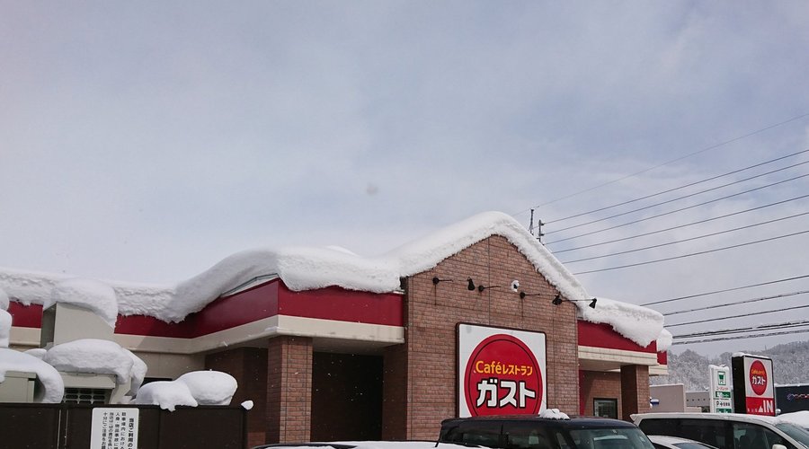 ガスト 飯山店の外観