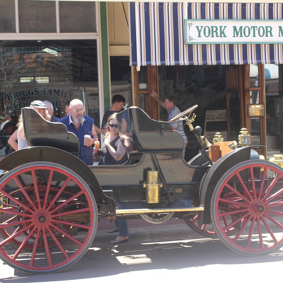 (Motor Museum of Western Australia. English file Motor Museum.