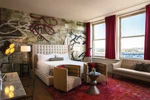 Room & Suite