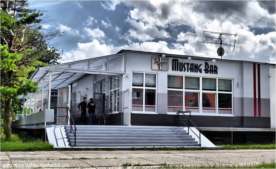 Restaurace Mustang bar