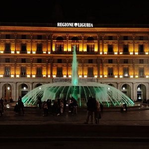 Scendendo dal b&b - Piazza De Ferrari