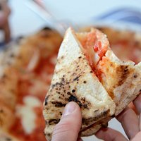 LA MARGHERITA pomodoro San Marzano DOP, fior di latte di Agerola, Grana Padano DOP, basilico fre