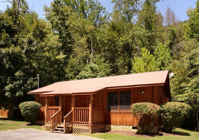 MOUNTAIN FALLS CABINS - Campground Reviews (Pigeon Forge, TN)