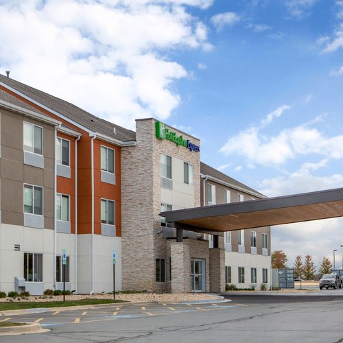 Holiday Inn Express & Suites Chicago West - St Charles, an IHG Hotel image