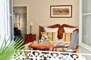 Room & Suite