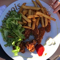 Petit resto sympa en bas des pistes, n’hésitez pas à pousser sur les bâtons! Très bon accueil, b