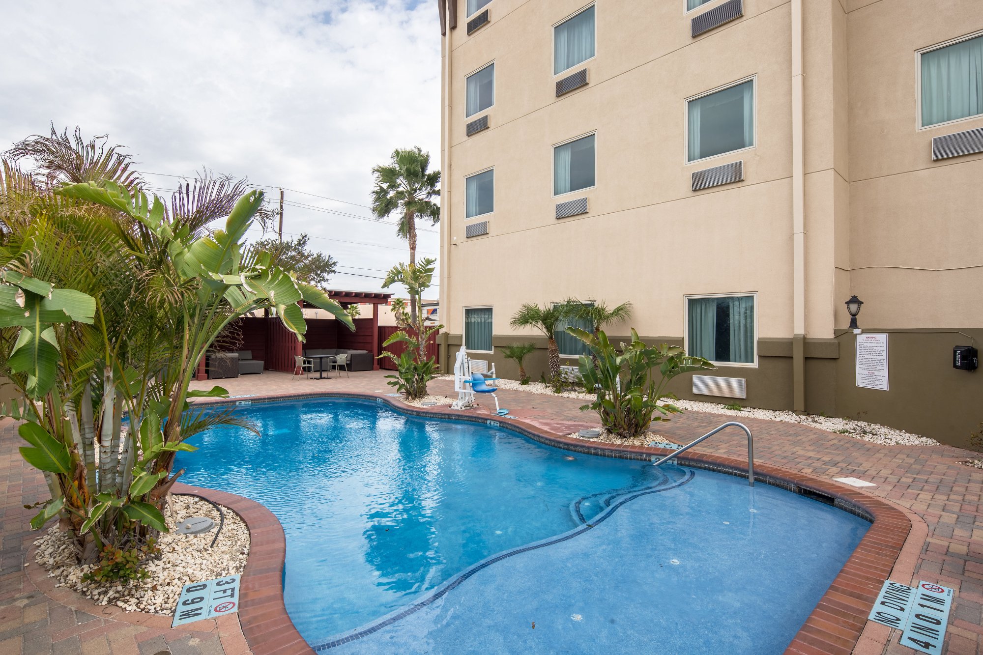 Holiday Inn Brownsville Pool: Pictures & Reviews - Tripadvisor