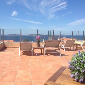 Terraza Solarium con Jacuzzi y Vistas a las Islas Ons