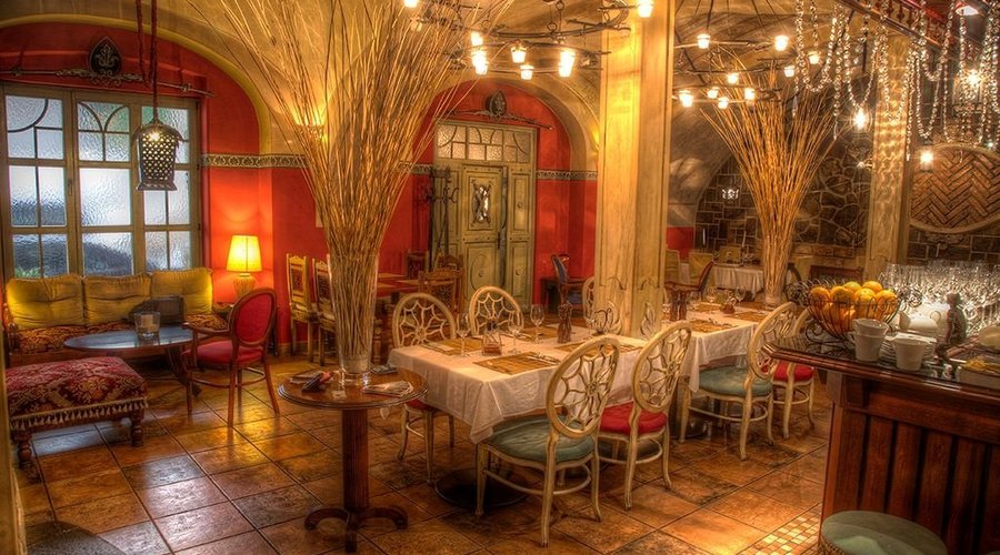 Le Colonial