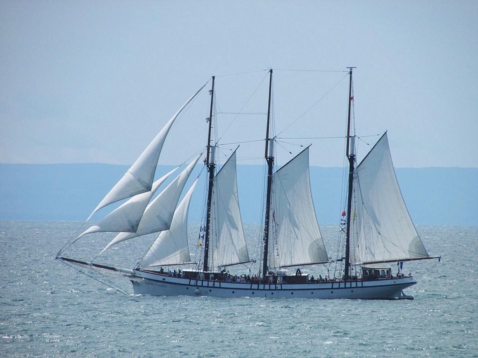 A Tall Tale: What It's Like to Sail on a Tall Ship - Lake Superior