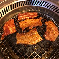 名物辛豚