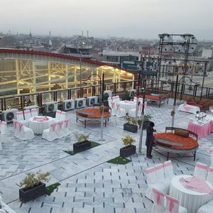 Top Roof Restaurant 