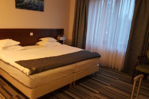 Room & Suite