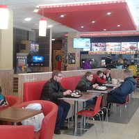 Внутренний интерьер кафе.