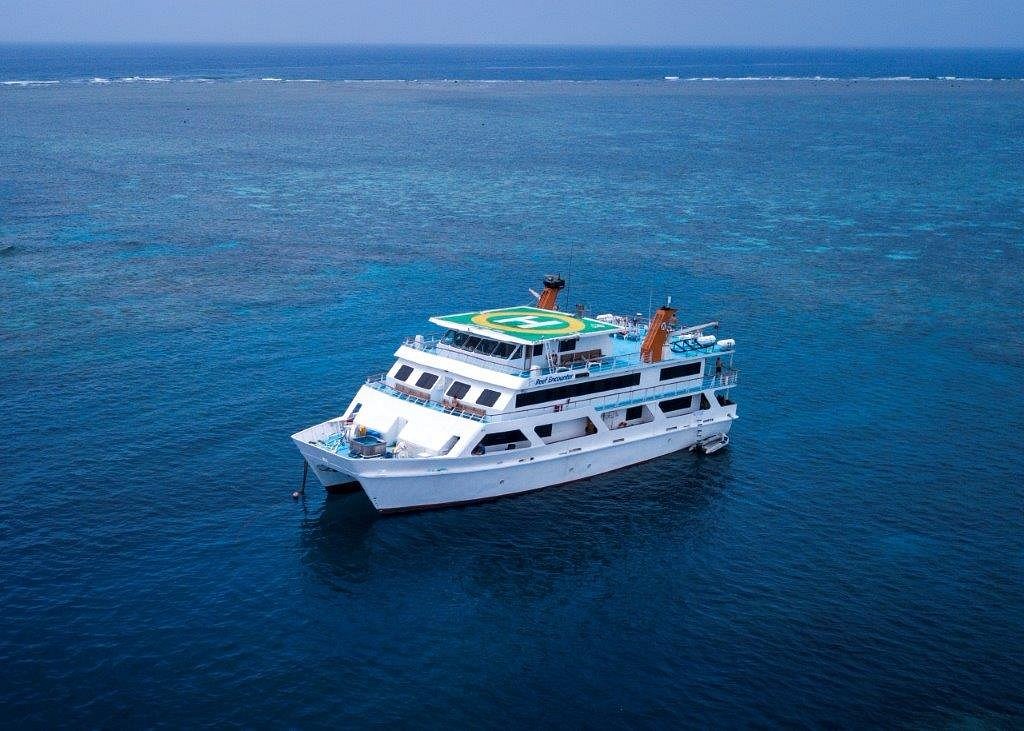 Scuba diving on the Great Barrier Reef, Cairns • Reef Encounter