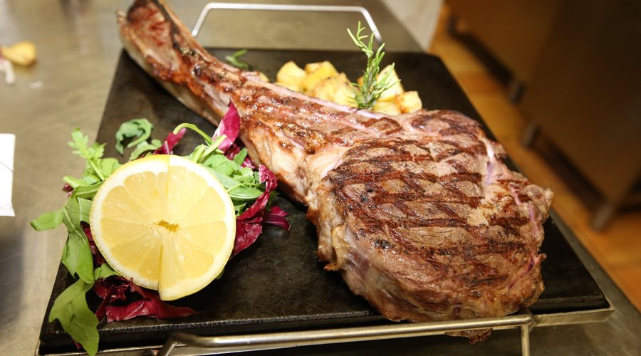 Costata di manzo Tomahawk