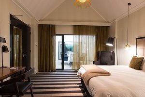 Room & Suite