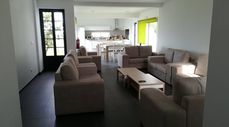 Sala de estar, sala de jantar e cozinha