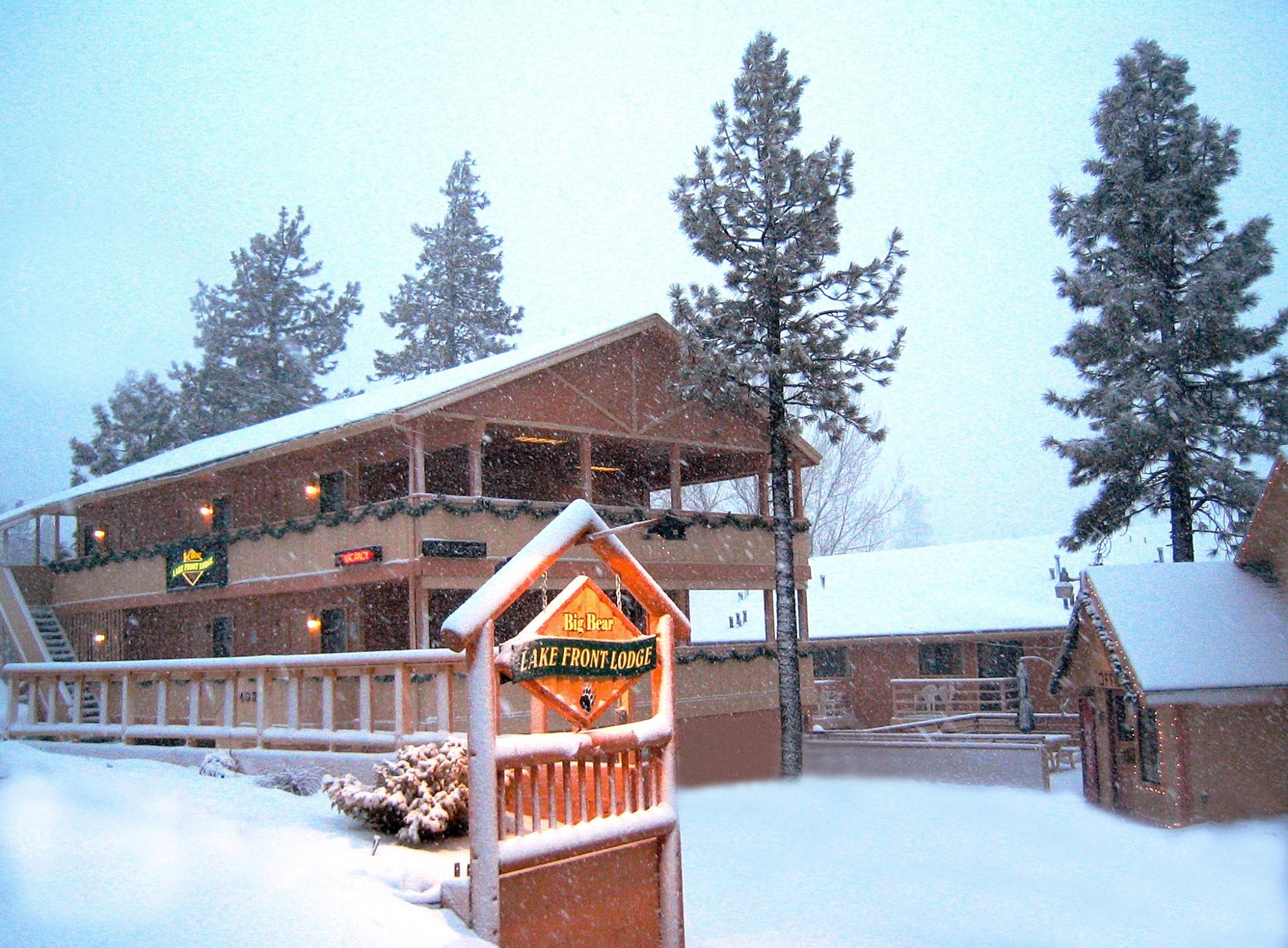 Big Bear LakeFront Lodge by null