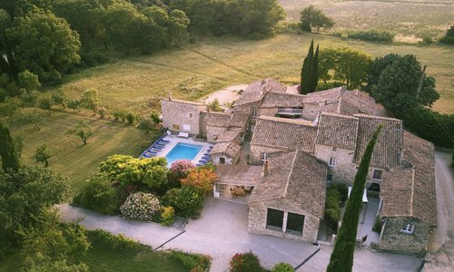 Vue d'ensemble de La Croix du Gres au milieu de 24 hectares 