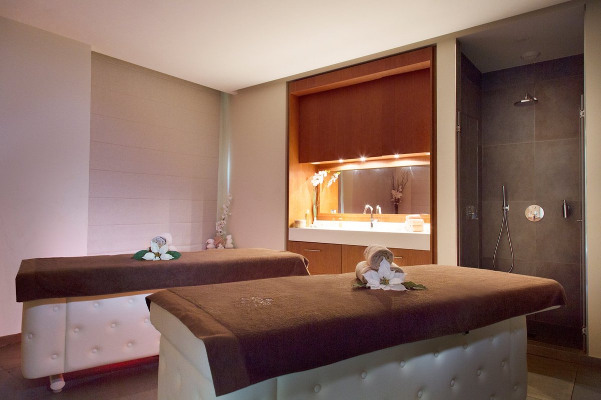 Relais Spa Val d'Europe Pool Pictures & Reviews - Tripadvisor