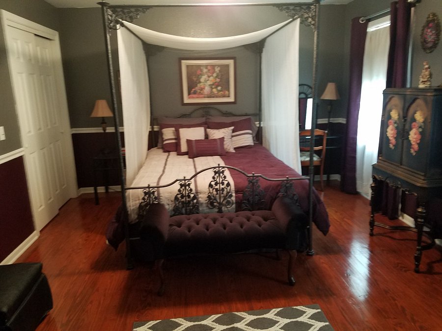 Photo0 Jpg Picture Of The Trophy Room At Old Kinderhook Camdenton Tripadvisor