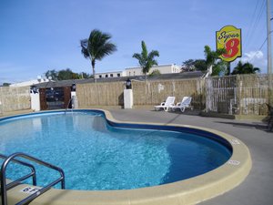 Pool & Beach
