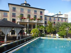 Royal Torarica in Paramaribo, image may contain: Hotel, Resort, Villa, Condo
