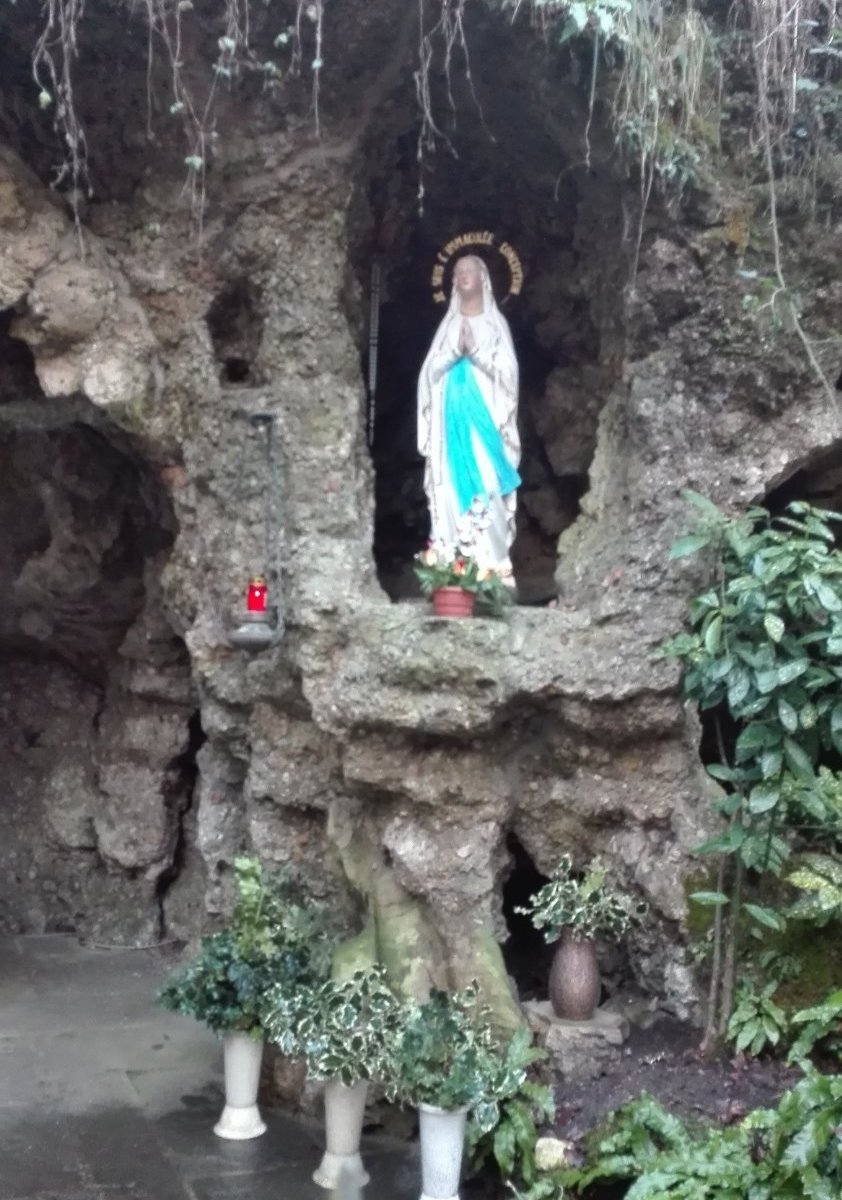 Grotta della Madonnina di Bobbiate (Varese) - All You Need to Know ...