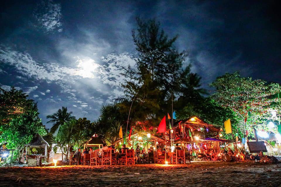 THE 10 BEST Ko Lanta Clubs & Bars (2024) - Tripadvisor