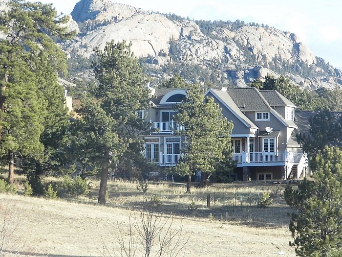 The pool and Jacuzzi at The Aspire are - The Stanley Hotel