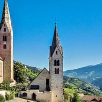 Chiesa di San Michele (a destra)
