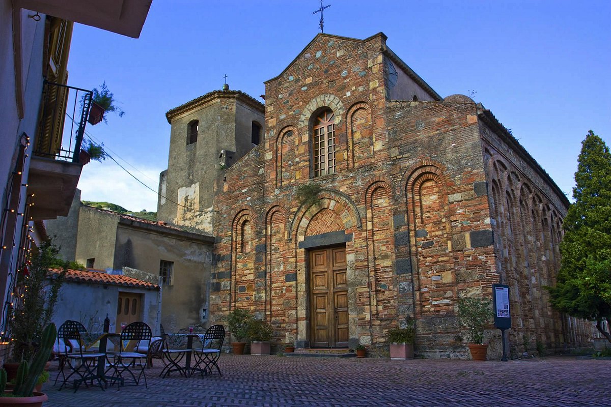 Chiesa San Pietro E Paolo Aprilia 2022年 Chiesa Arabo Normanna dei Santi Pietro e Paolo - 行く前に!見どころをチェック