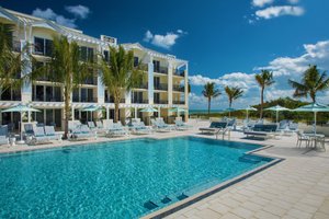 Pool & Beach