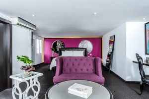 Room & Suite