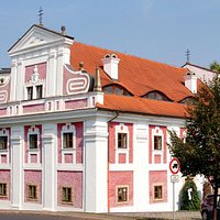 Pohled na budovu Barokního špitálu - vegetariánské jídelny
