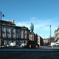 This is a great wee gallery to browse for modern arts . ... Very Friendly.