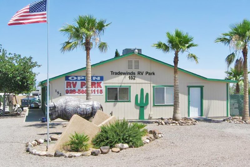 Escape to Arizona Tradewinds RV Park: Your Oasis in the Desert Sun