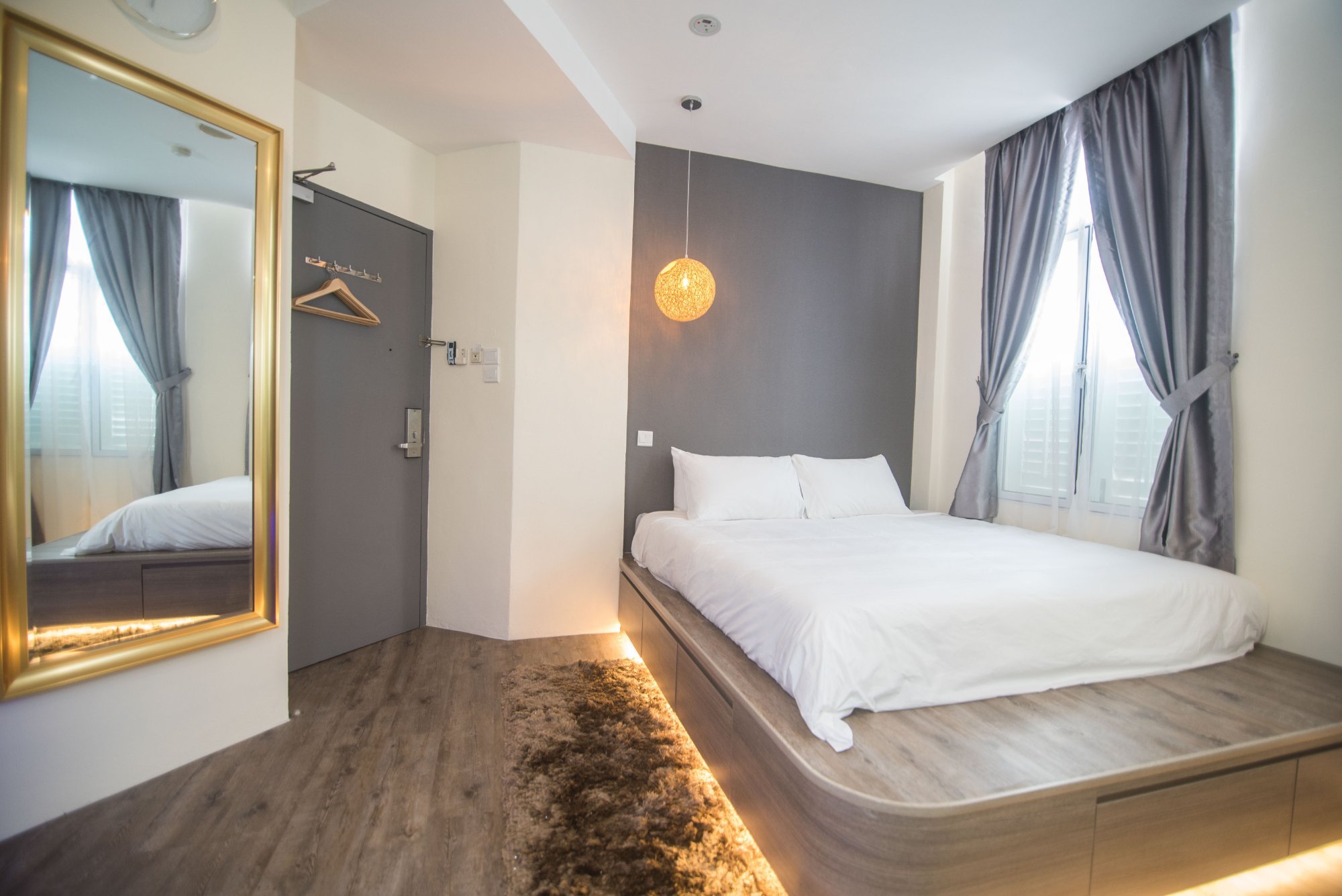 Hotel 1929 by null