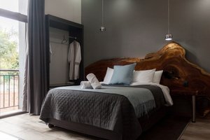 Room & Suite