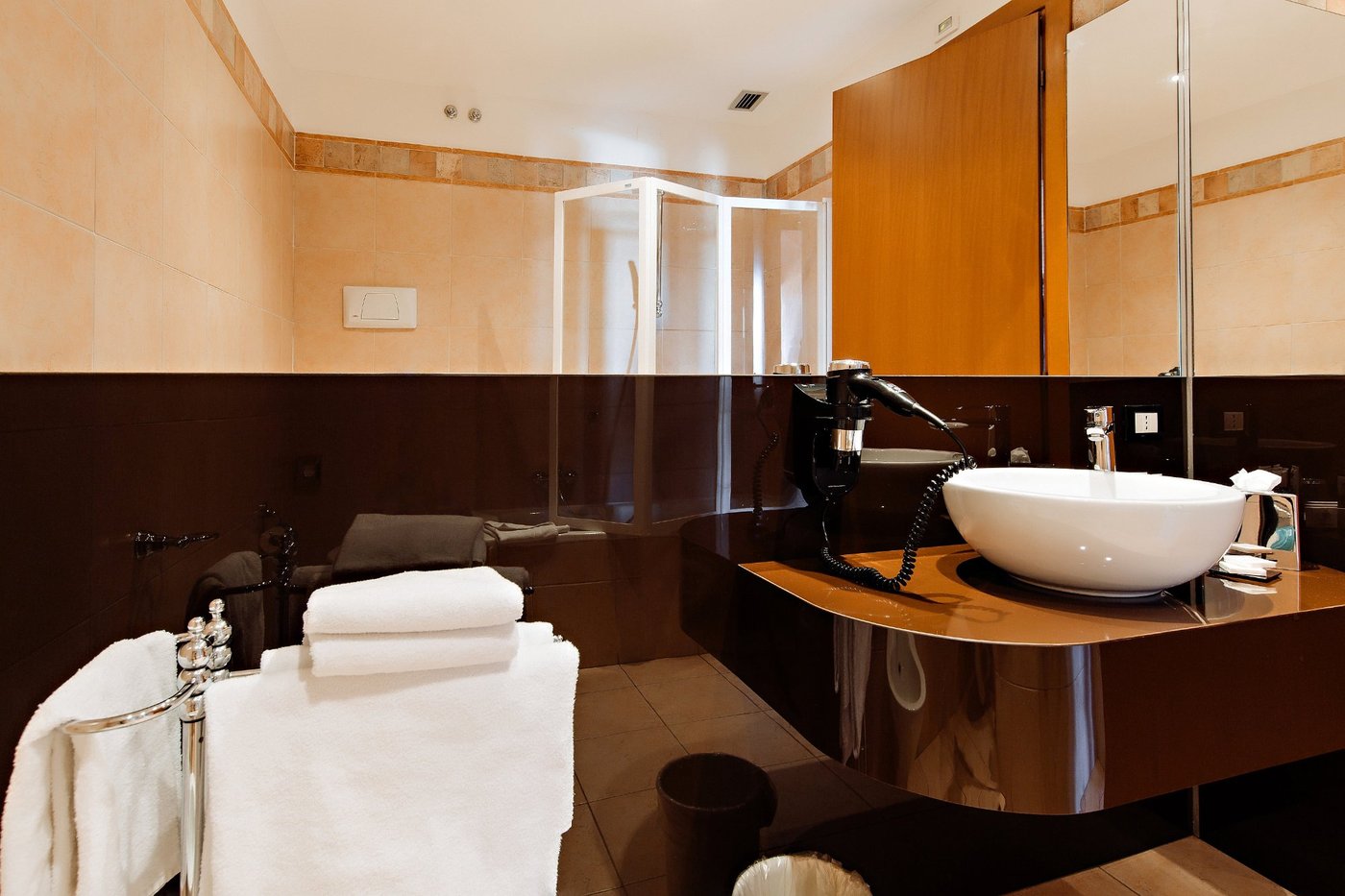 Cà Bianca Hotel Corte del Naviglio Rooms: Pictures & Reviews - Tripadvisor
