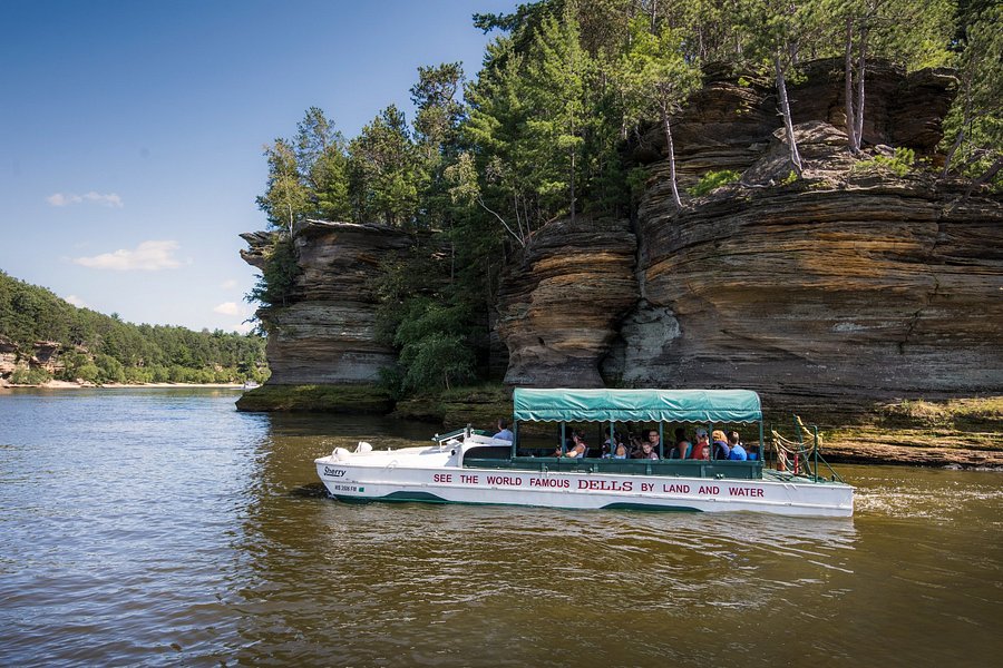 the duck tour wisconsin dells