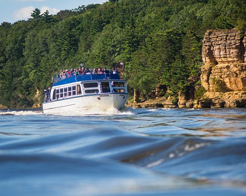 speed boat tours wisconsin dells