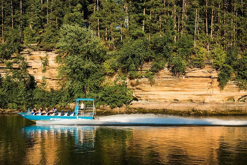 speed boat tours wisconsin dells