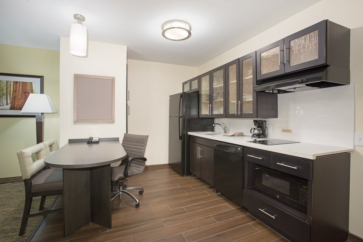 THE 10 BEST Hotels in Longmont, CO for 2022 (from $79) - Tripadvisor