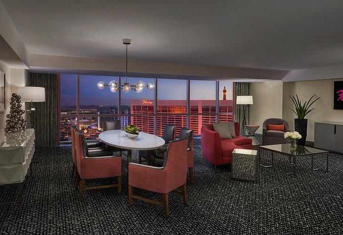 The Hopeful Traveler: Paris Las Vegas Hotel: Non-Smoking Rooms