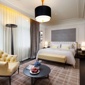 Golden Tulip Bund New Asia in Shanghai, image may contain: City, Urban, Street, Hotel