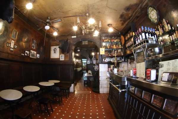 Entrada a la Taberna
