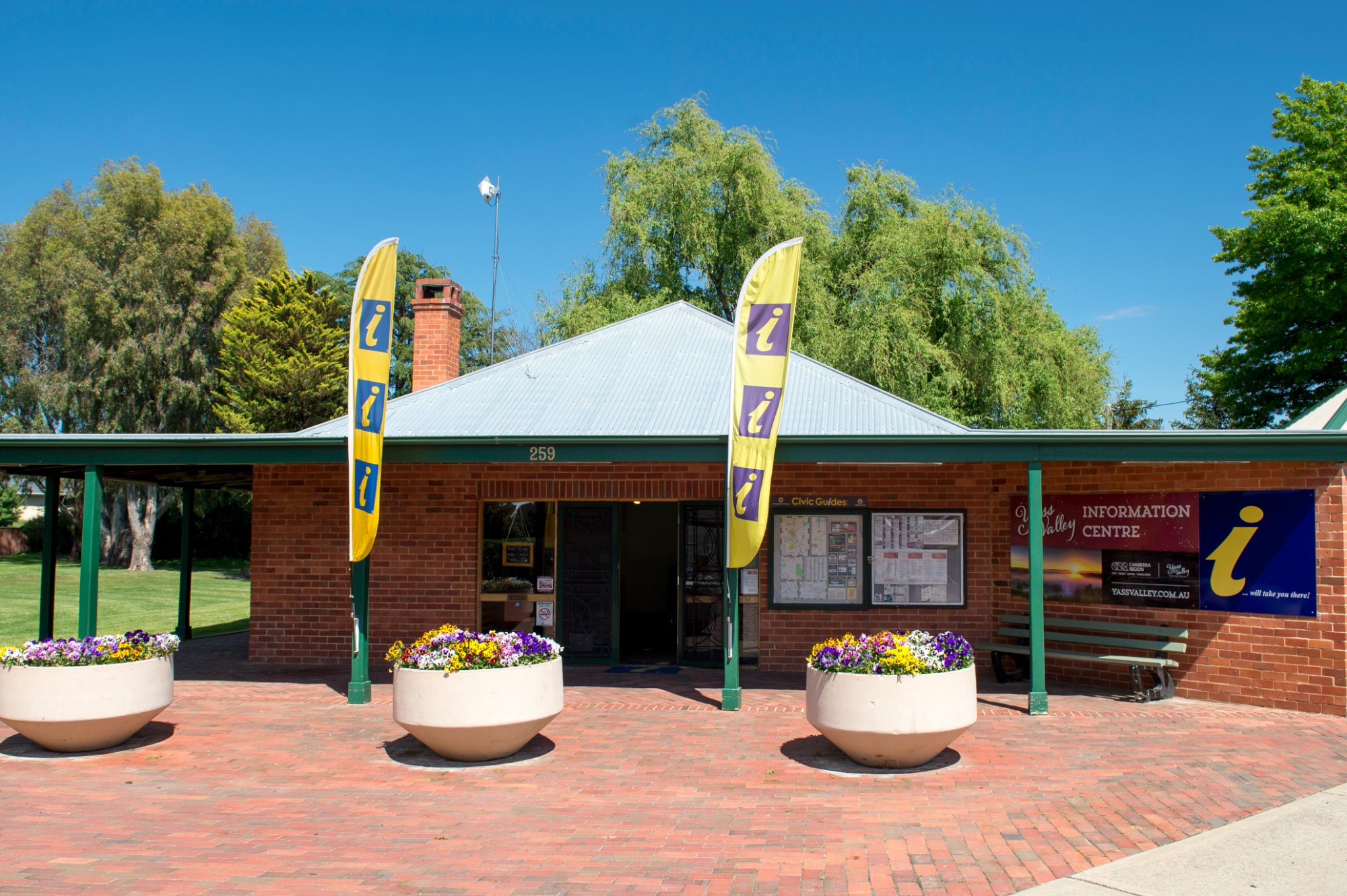 YASS VALLEY INFORMATION CENTRE: Tutto Quello Che C'è Da Sapere